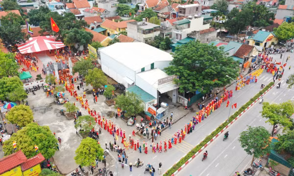 Về miền lễ hội mùa xuân
