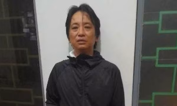Tưới xăng đốt vợ hờ bất thành, người đàn ông ra đầu thú