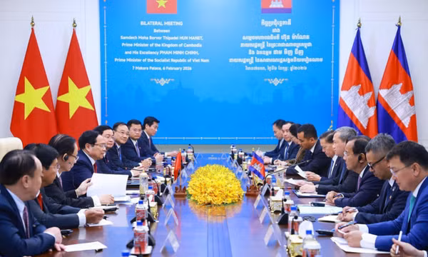 Thủ tướng Chính phủ Phạm Minh Chính hội kiến với Thủ tướng Campuchia Hun Manet