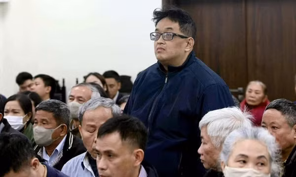 Vụ nhận hối lộ 71 tỉ: Cựu Viện trưởng lãnh 14 năm tù, 17 lãnh đạo bệnh viện từ 2-9 năm tù