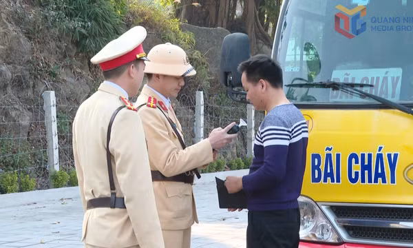 Để nhân dân du xuân an toàn 