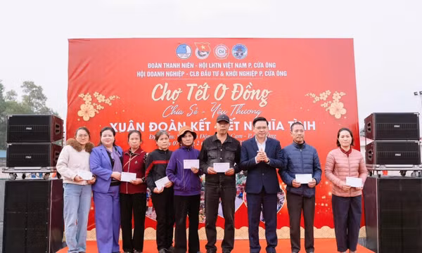 “Chợ Tết 0 đồng” phường Cửa Ông lan tỏa tinh thần tương thân tương ái
