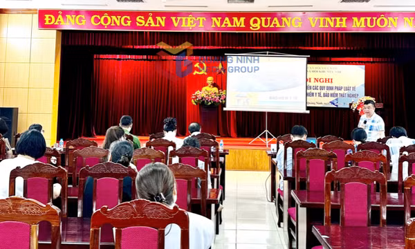 Tuyên truyền chính sách mới về BHXH, BHYT, BHTN cho hơn 40 doanh nghiệp chậm đóng BHXH