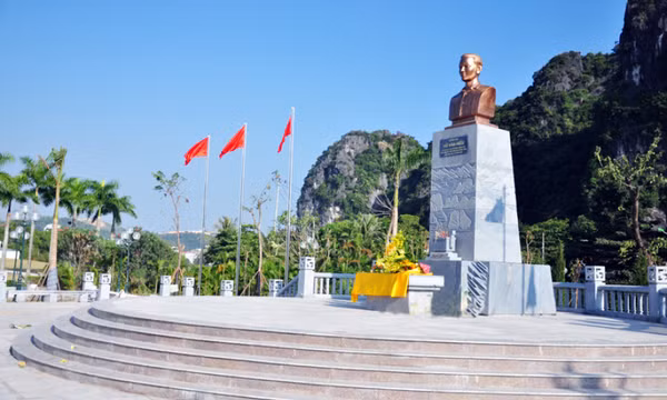 Sự ra đời của các tổ chức Cộng sản đầu tiên ở khu mỏ