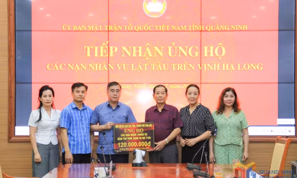 Ủy ban MTTQ tỉnh tiếp nhận 220 triệu đồng ủng hộ các nạn nhân trong vụ lật tàu trên vịnh Hạ Long