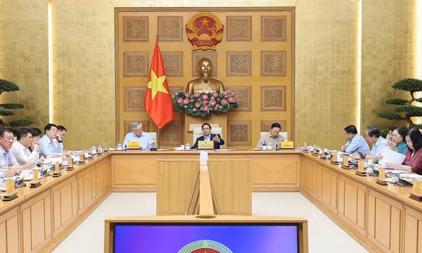 Chính phủ sẽ họp hằng tuần đến khi chính quyền địa phương 2 cấp vận hành thông suốt, trơn tru, toàn diện