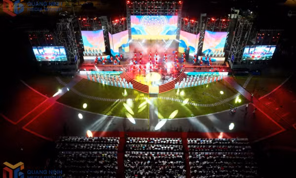 Quảng Ninh hân hoan chào mừng kỷ nguyên mới