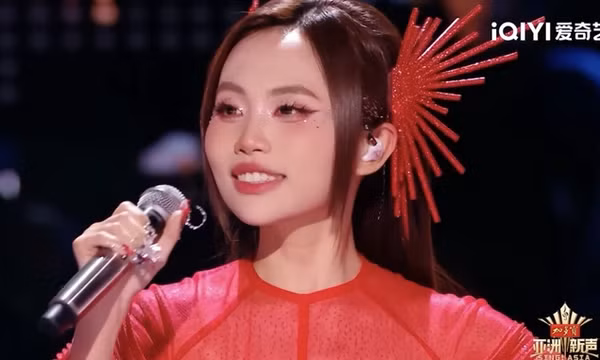Phương Mỹ Chi hát về chuyện bó đũa: Tình đoàn kết quan trọng hơn thắng thua