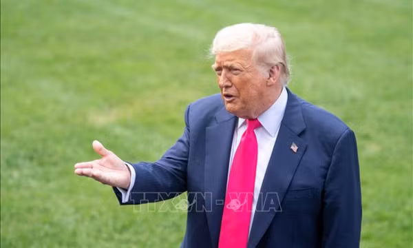 Tổng thống D.Trump tuyên bố sắp áp thuế với chất bán dẫn và dược phẩm - Dự kiến áp mức thuế chung với các nước nhỏ