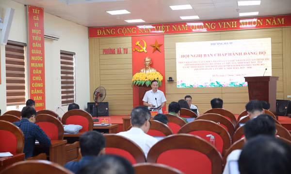 Phường Hà Tu tổ chức hội nghị lấy ý kiến dự thảo báo cáo chính trị Đại hội Đảng các cấp
