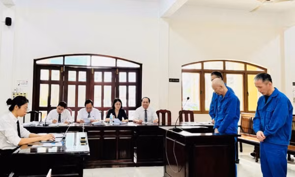 3 người Hàn Quốc nửa đêm đột nhập nhà dân, phá két sắt trộm tiền, vàng