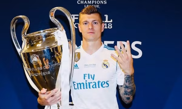 Ở đỉnh cao, Toni Kroos chọn giải nghệ để giữ giá trị bản thân