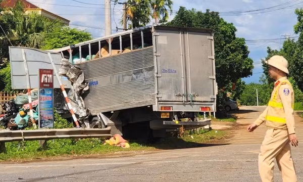 Tai nạn giao thông liên hoàn trên đường Hồ Chí Minh ở tỉnh Quảng Trị