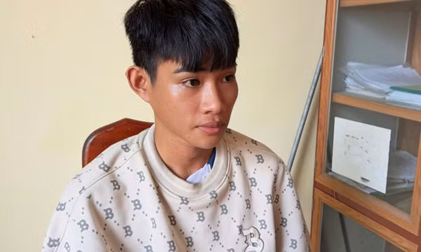 Vào tiệm vàng cướp giật để bán lấy tiền trả nợ