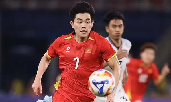 Nguyễn Đình Bắc giành danh hiệu Cầu thủ xuất sắc nhất U23 Đông Nam Á 2025