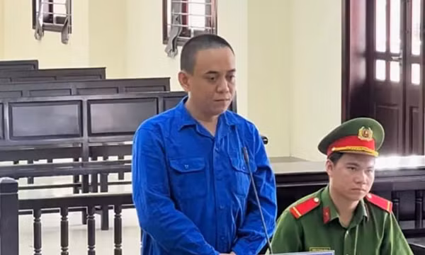 Ghen tuông, người đàn ông sát hại vợ giữa đường