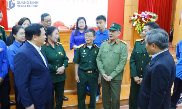 Đoàn ĐBQH tỉnh tiếp xúc cử tri trước Kỳ họp thứ 9