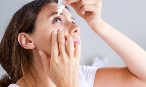 Mẹo phòng tránh các sai sót thường gặp khi dùng thuốc nhỏ mắt