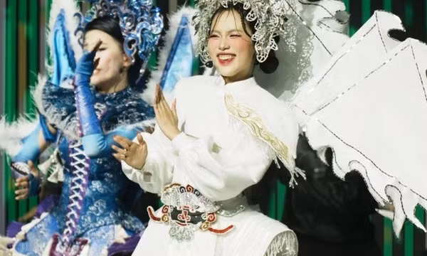 Phương Mỹ Chi và đường văn hóa toàn hảo