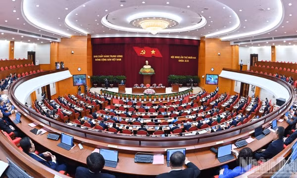 Ngày làm việc thứ nhất Hội nghị Trung ương 12 khóa XIII