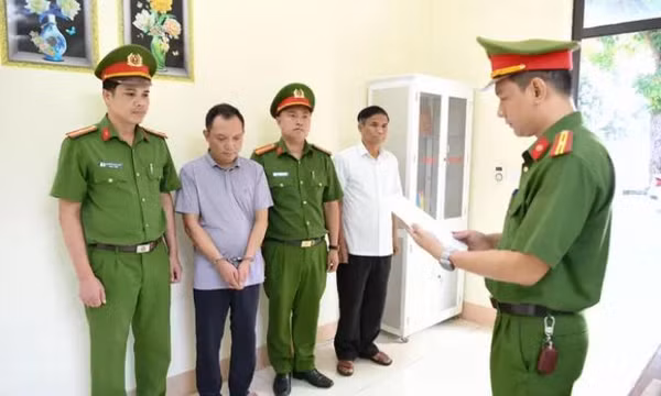 Khởi tố, bắt tạm giam giám đốc doanh nghiệp sản xuất mỹ phẩm giả