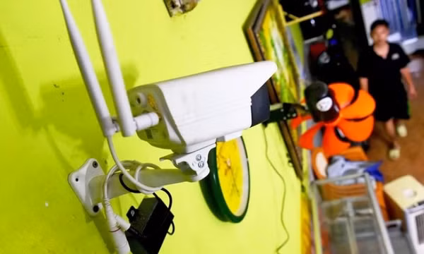 Bị rao bán clip nhạy cảm từ camera nhà mình