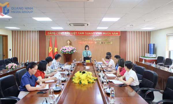 Họp Hội đồng sơ khảo Cuộc thi chính luận về bảo vệ nền tảng tư tưởng của Đảng tỉnh Quảng Ninh năm 2025