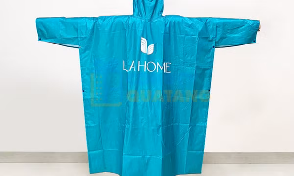 5+ mẫu áo mưa in logo công ty theo yêu cầu, giá rẻ tại Công ty Quà tặng DTH
