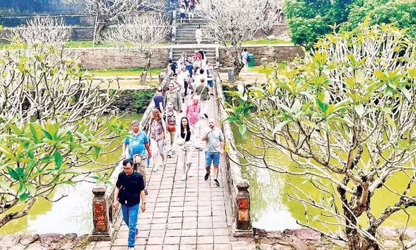 Đưa du lịch trở thành ngành kinh tế truyền cảm hứng