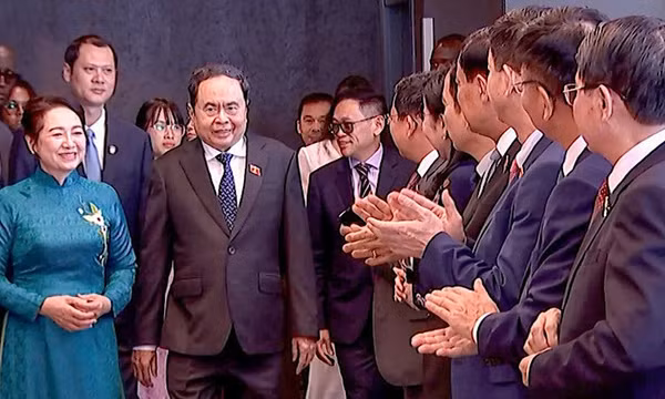 Giữ gìn, phát huy bản sắc văn hóa dân tộc Việt Nam trong cộng đồng bà con ở Senegal