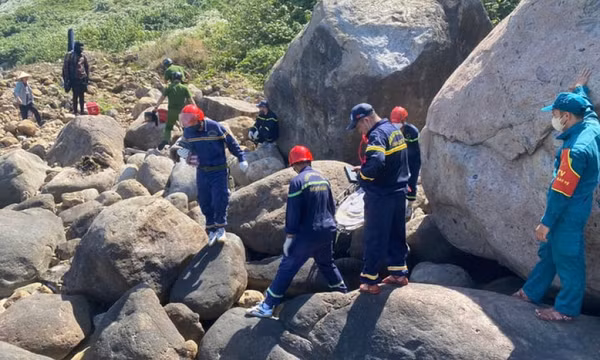 Phát hiện thi thể dưới ghềnh đá ở bán đảo Sơn Trà