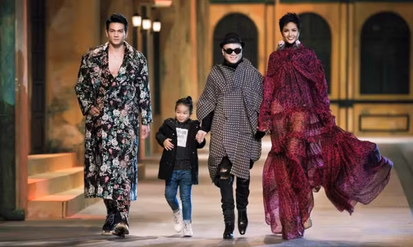 NTK Đỗ Mạnh Cường trở lại “ghế nóng” Vietnam’s Next Top Model sau gần 1 thập kỷ