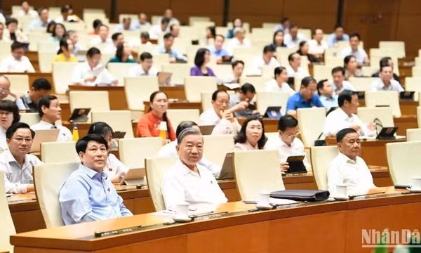 Cần giải pháp ổn định bộ máy và đời sống nhân dân khi tổ chức chính quyền địa phương 2 cấp