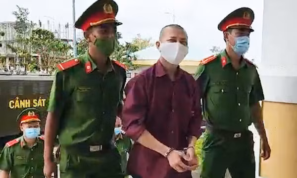 Tuyên phạt ông Lê Tùng Vân mức án 3 năm tù về tội loạn luân