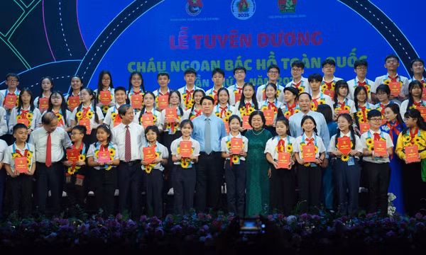 Thiếu nhi Quảng Ninh tham gia Lễ tuyên dương Cháu ngoan Bác Hồ toàn quốc lần thứ X năm 2025