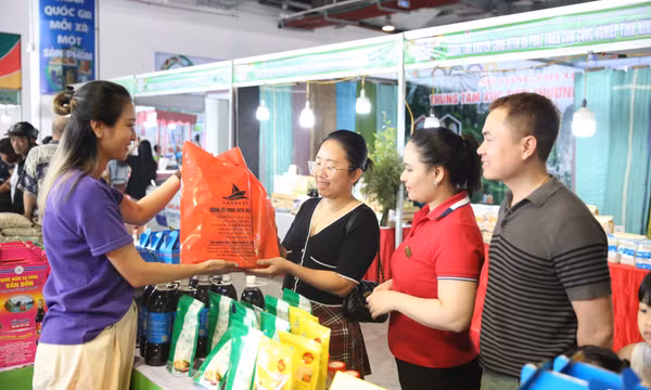 Hội chợ OCOP khu vực Đồng bằng sông Hồng - Quảng Ninh 2025 thu hút gần 32.000 lượt khách sau 3 ngày