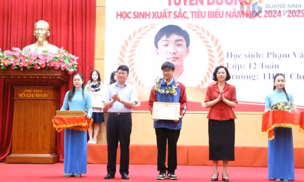 TP Hạ Long tuyên dương 455 học sinh tiêu biểu, xuất sắc năm học 2024-2025