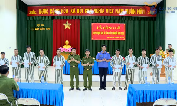 Trại giam Quảng Ninh công bố quyết định đặc xá