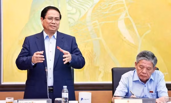 Thủ tướng: Kiên quyết cắt bỏ thủ tục hành chính rườm rà, bỏ cơ chế xin-cho
