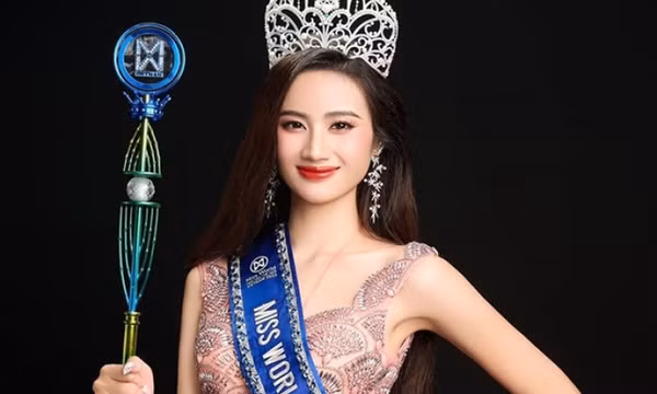 Hoa hậu Ý Nhi và màn đặt cược - được ăn cả, ngã về không