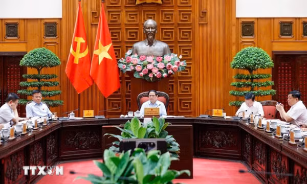 Thủ tướng: Khẩn trương đưa Nghị quyết về phát triển kinh tế tư nhân vào cuộc sống