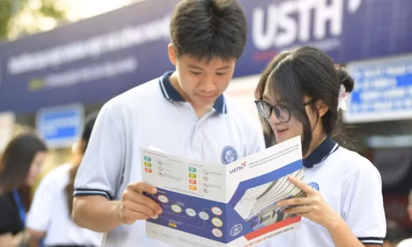 Tuyển sinh đại học 2025: Không đăng kí trên cổng tuyển sinh của trường, thí sinh mất quyền lợi 