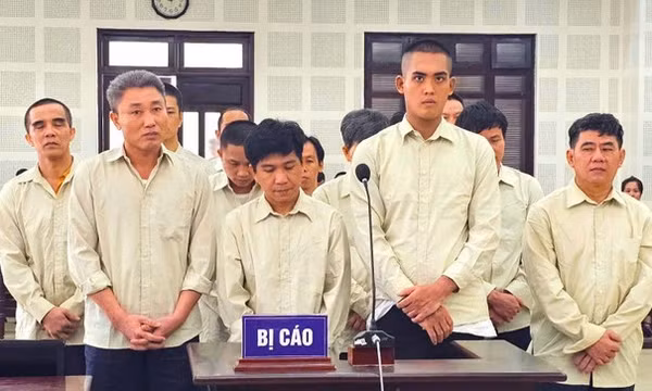12 năm tù cho giám đốc cầm đầu đường dây sản xuất, mua bán sách giáo khoa giả