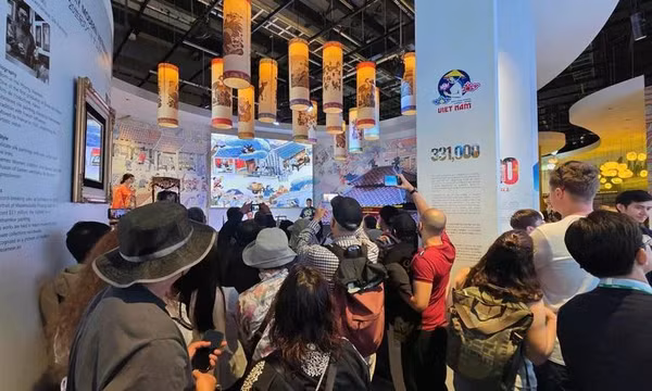 Nhà Triển lãm Việt Nam tại Expo 2025 thu hút đông đảo người dân Nhật tham quan