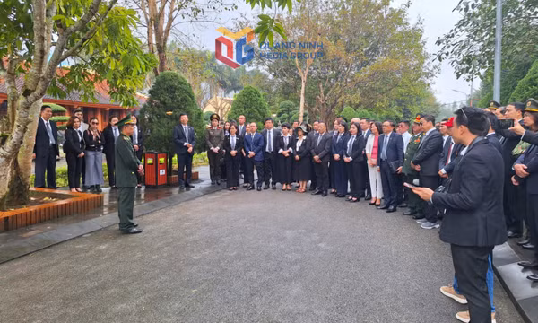 Khi trái tim yêu nước dẫn lối hành trình du lịch 