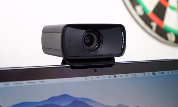 5 dấu hiệu máy tính có thể bị theo dõi qua webcam