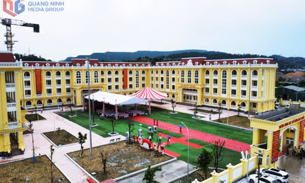 Công nhận Quảng Ninh đạt chuẩn phổ cập giáo dục tiểu học và trung học cơ sở mức độ 3