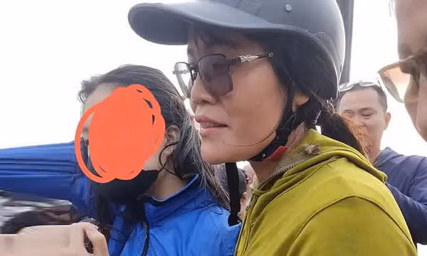 Khen thưởng cô giáo ở Nam Định lao mình xuống sông cứu nữ sinh đuối nước