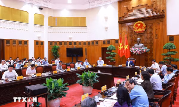 'Xây dựng các nghị định phân cấp, phân quyền mạnh cho chính quyền địa phương'