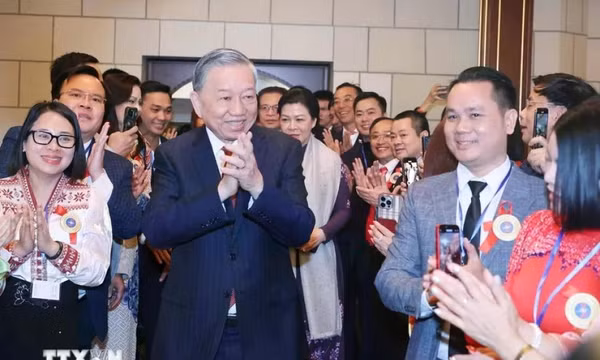 Cộng đồng người Việt tại Nga vui mừng đón Tổng Bí thư Tô Lâm cùng đoàn đại biểu cấp cao Việt Nam